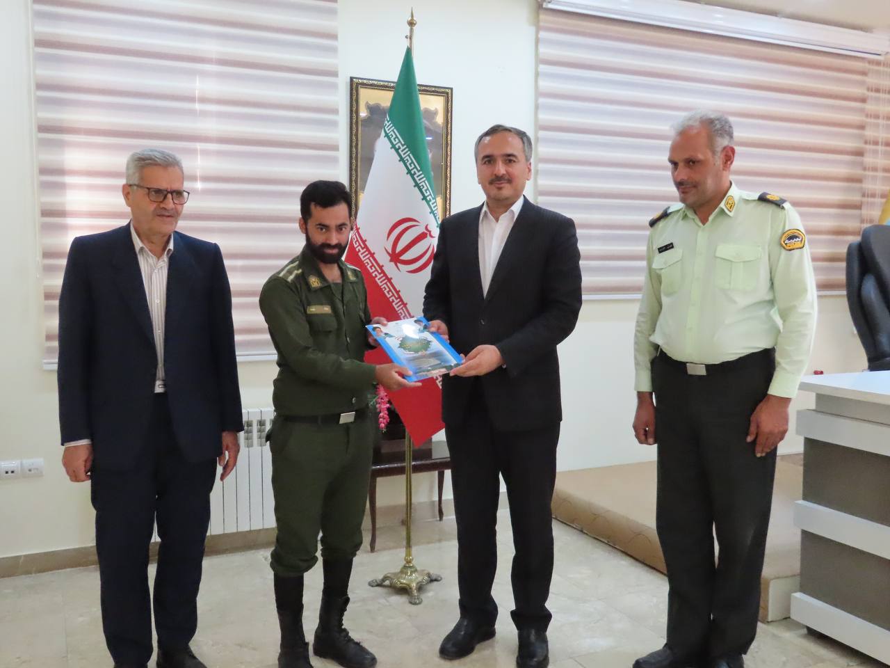 تجلیل از سربازان یگان حفاظت انتظامی و امریه فرمانداری شهرستان چایپاره