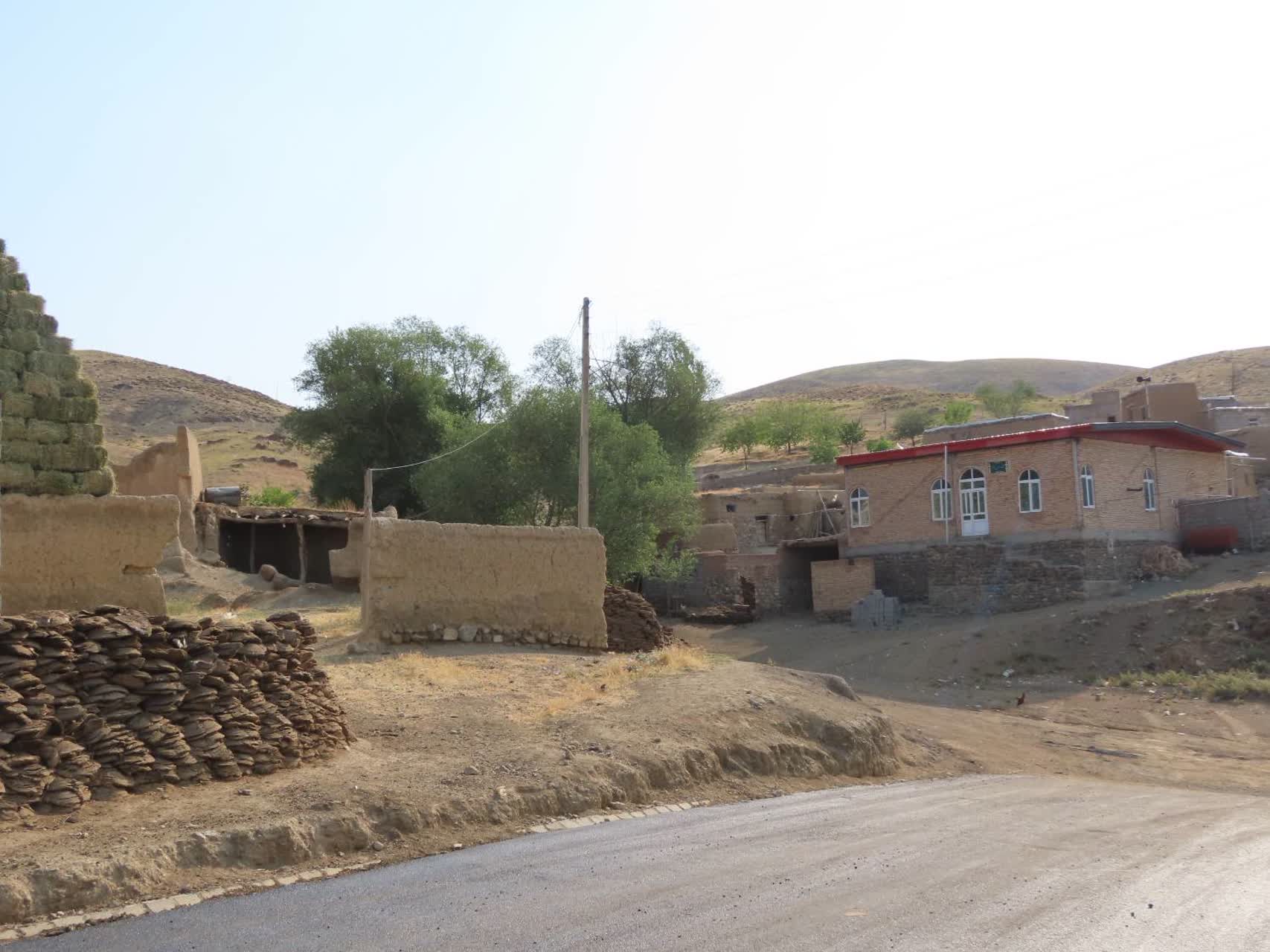 طرح عمرانی بهسازی و آسفالت معابر روستای آغمزار آماده افتتاح شد