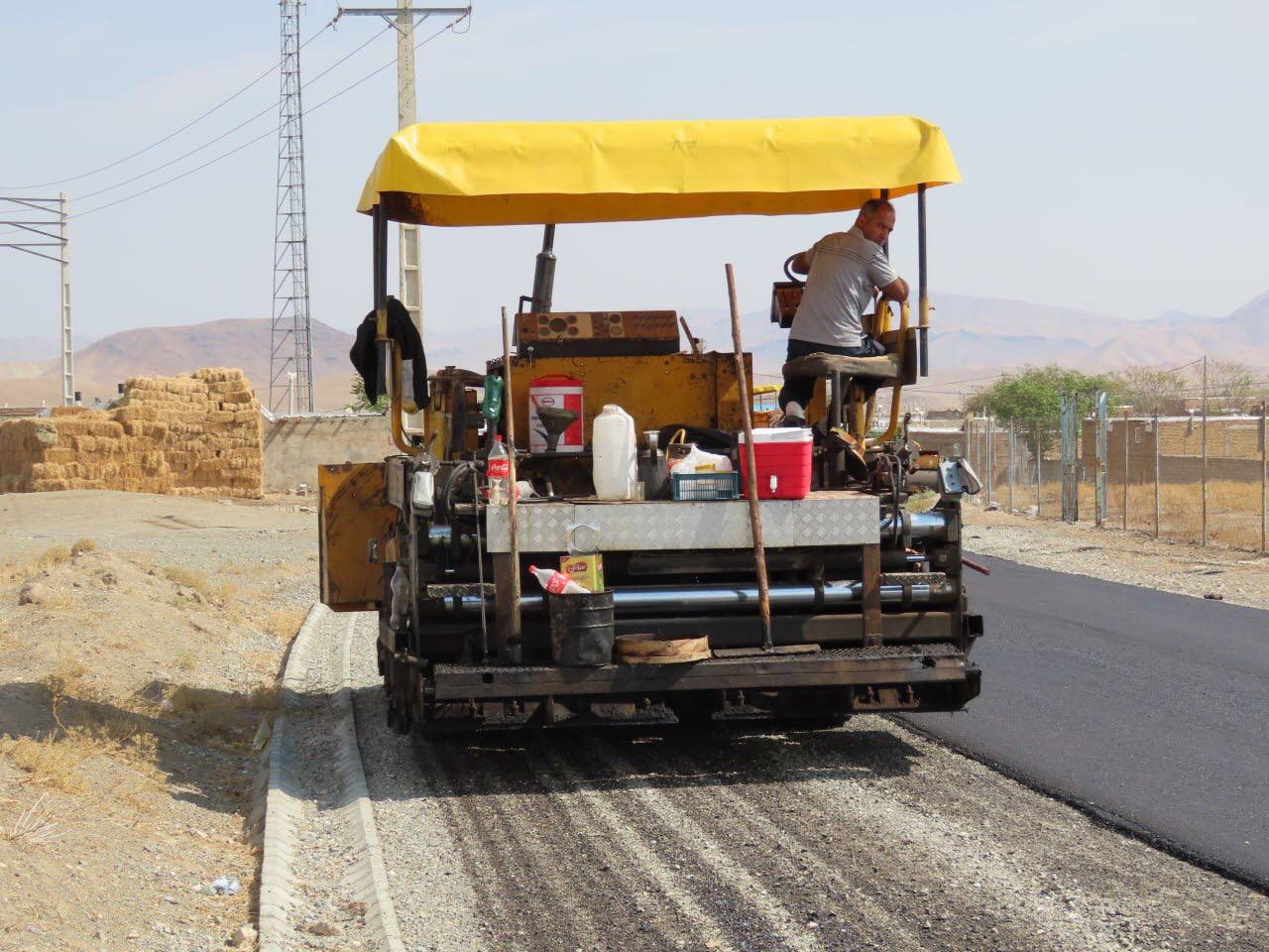 بازدید فرماندار از اجرای طرح هادی روستای کامل آباد