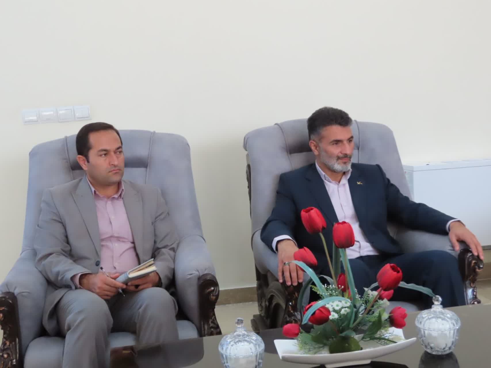 دیدار مدیر کل کانون پرورشی کودکان و نوجوانان استان با فرماندار چایپاره