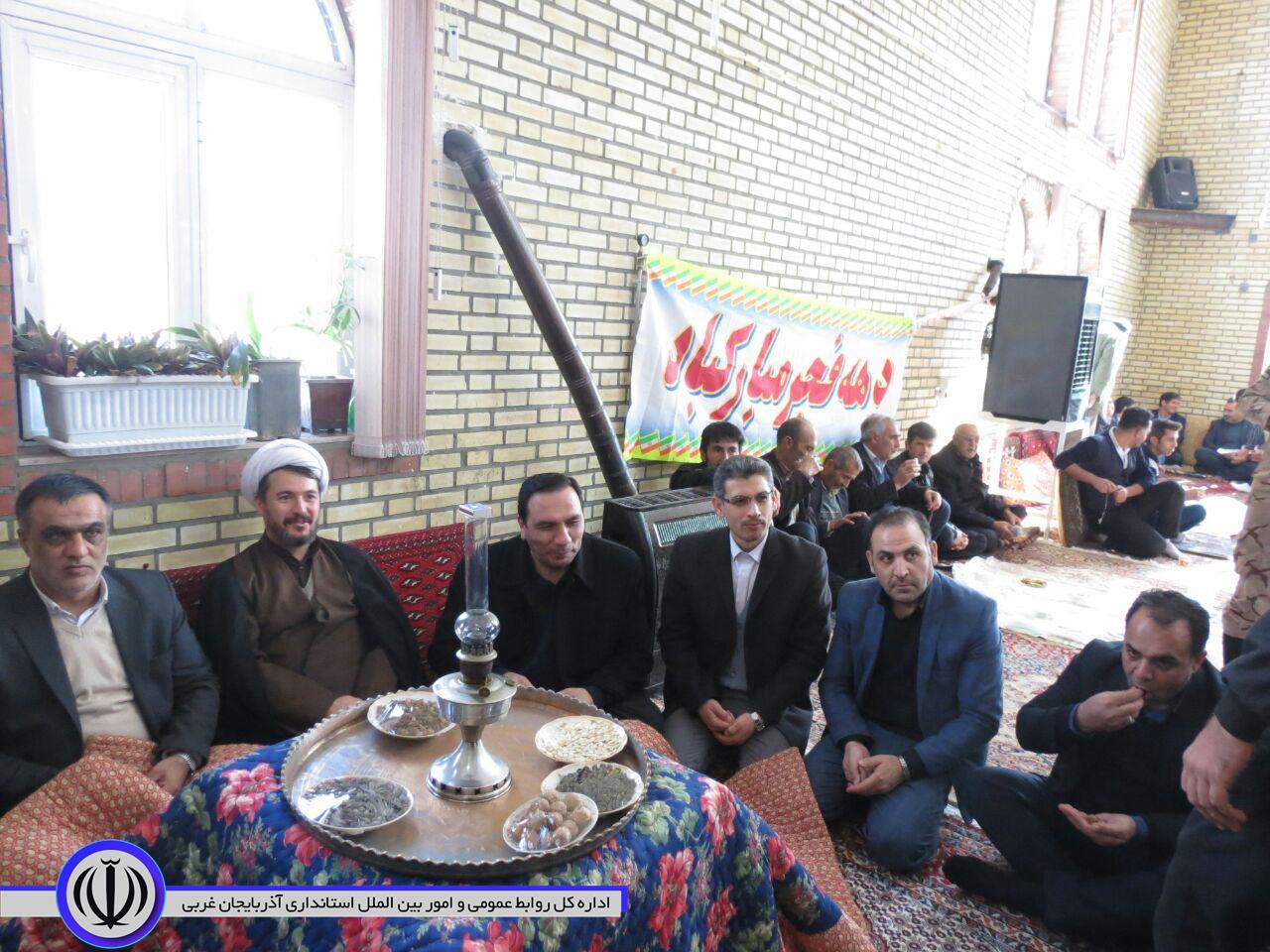 همزمان با پنجمین روز از دهه مبارک فجر جشنواره غذاهای محلی در روستای زنگلان علیا در شهرستان چایپاره برگزار شد.