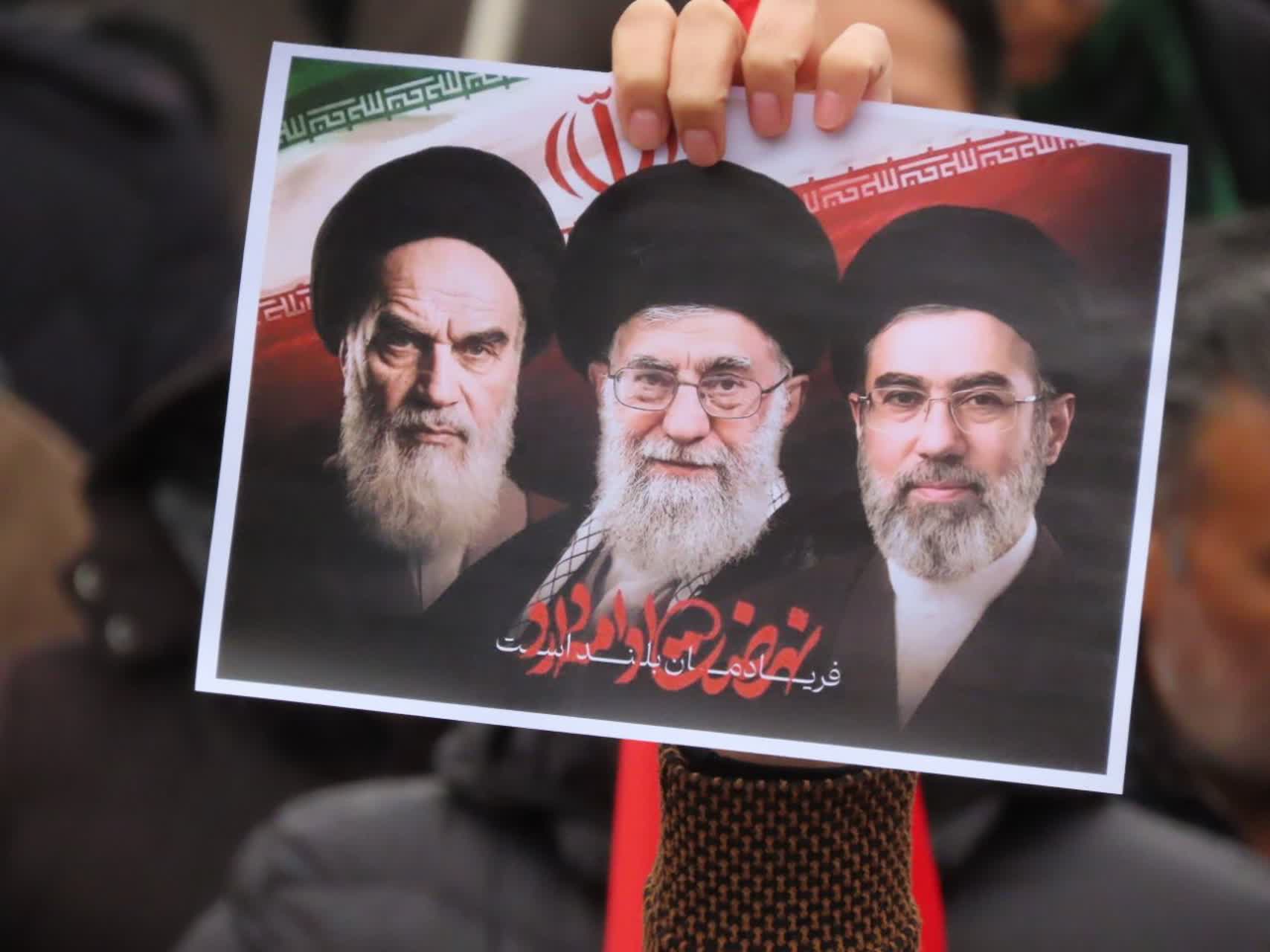 طنین انداز شدن شعار "لبیک یا خامنه‌ای" در چایپاره