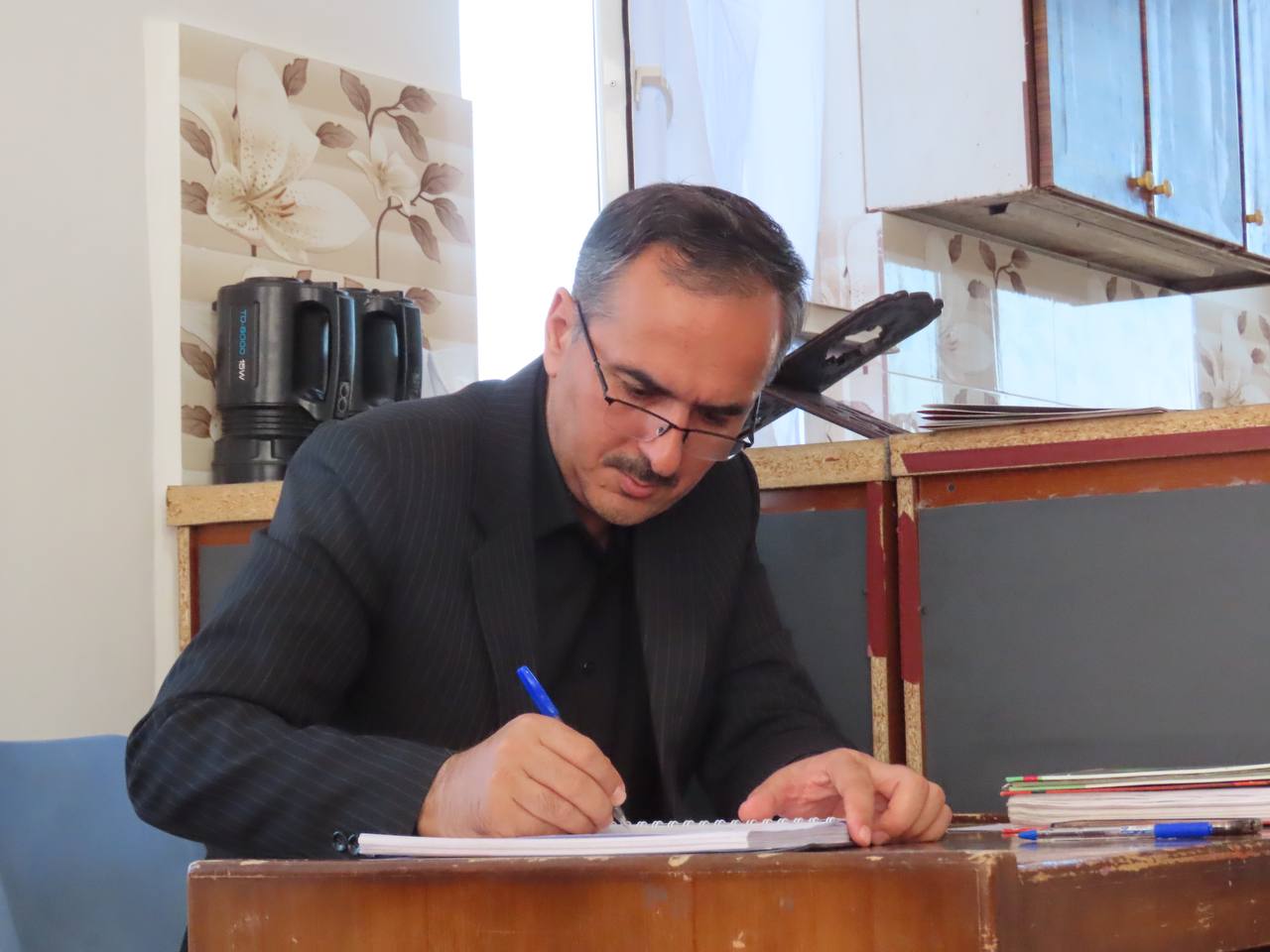 بازدید فرماندار شهرستان چایپاره از پایگاه موقت امداد و نجات جمعیت هلال احمر