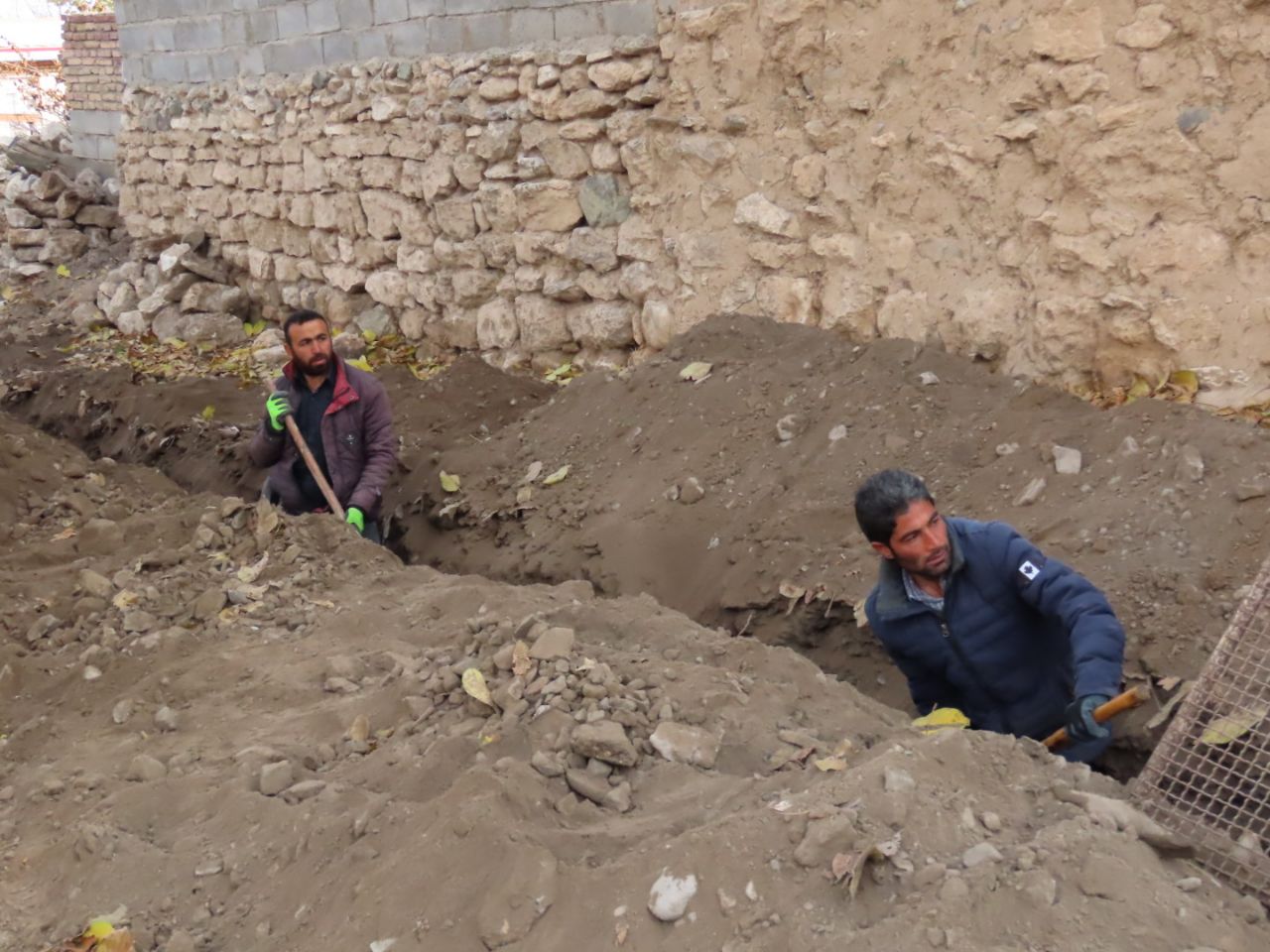 بازدید فرماندار شهرستان چایپاره از خطوط انقال آب رسانی به روستای فیض آباد