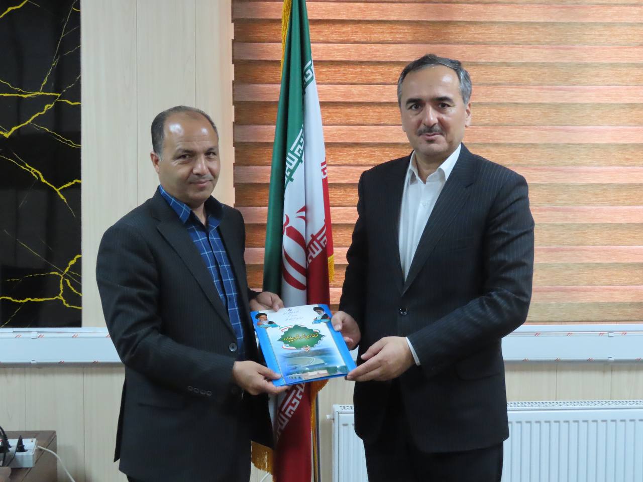 بازدید سرزده سعید شکورزاده فرماندار چایپاره از اداره راهداری و حمل و نقل جادهای
