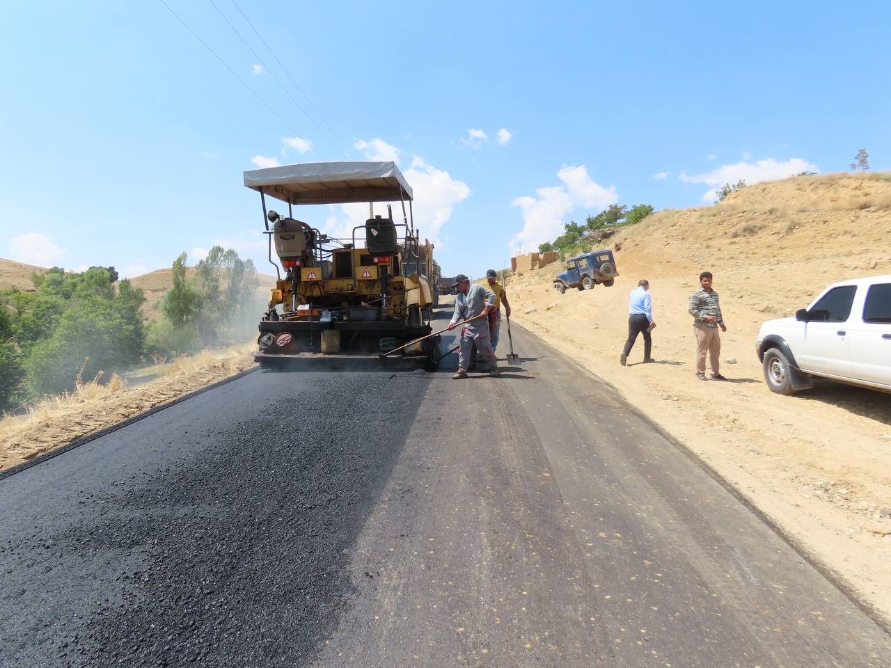 آسفالت راه روستایی محور بسطام به بندلی ، گورش، آغمزار ، چیر کرد و کفیل آماده افتتاح شد