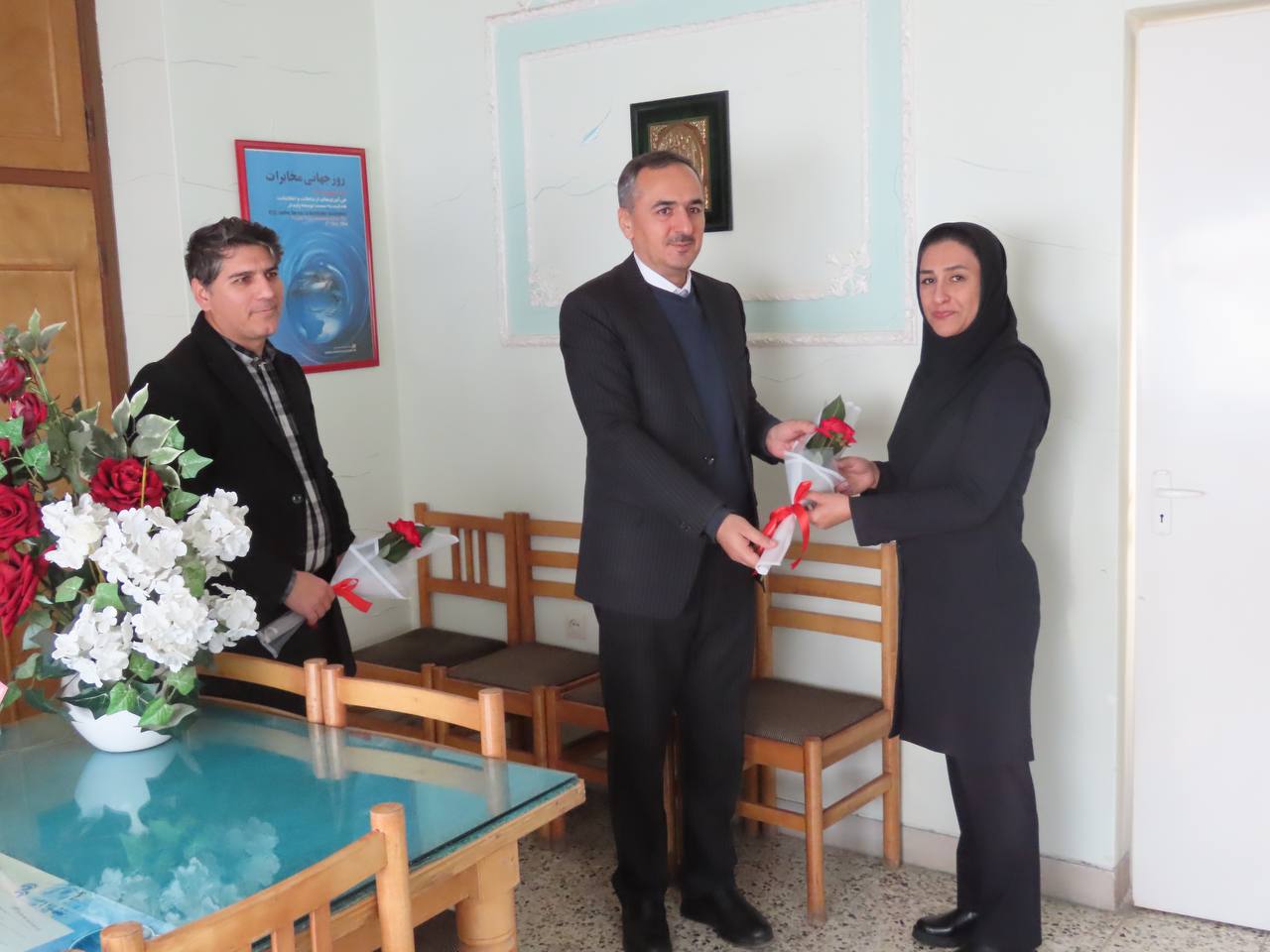 تجلیل از بانوان شاغل در اداره مخابرات بهمناسبت گرامیداشت مقام مادر و روز زن