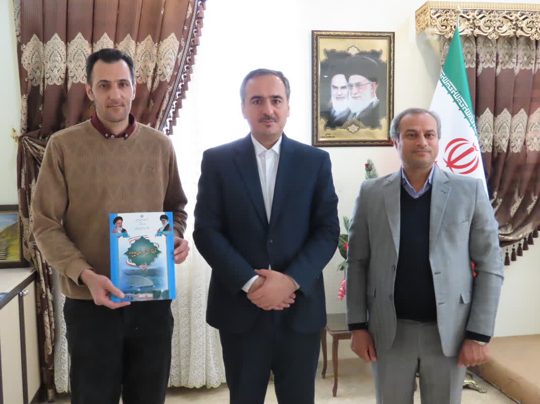 تجلیل از همکار جانباز فرمانداری شهرستان چایپاره