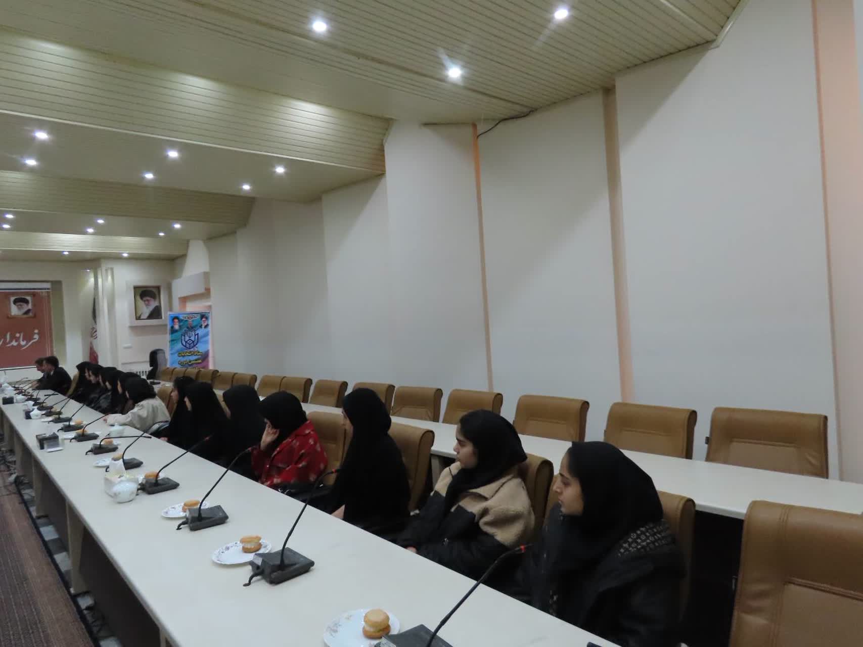 جلسه روسای شورای دانش‌آموزی مدارس شهرستان با فرماندار چایپاره؛ تأکید بر توسعه زیرساخت‌ها و تربیت مسئولیت‌پذیر در مدارس