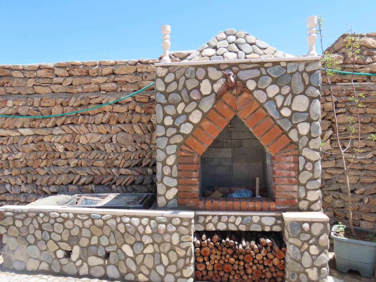 بازدید فرماندار از واحد بومگردی روستای بسطام