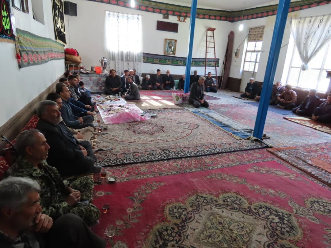 فرماندار شهرستان چایپاره از روستای آجای بازدید و با مردم شریف آن روستا دیدار نمود
