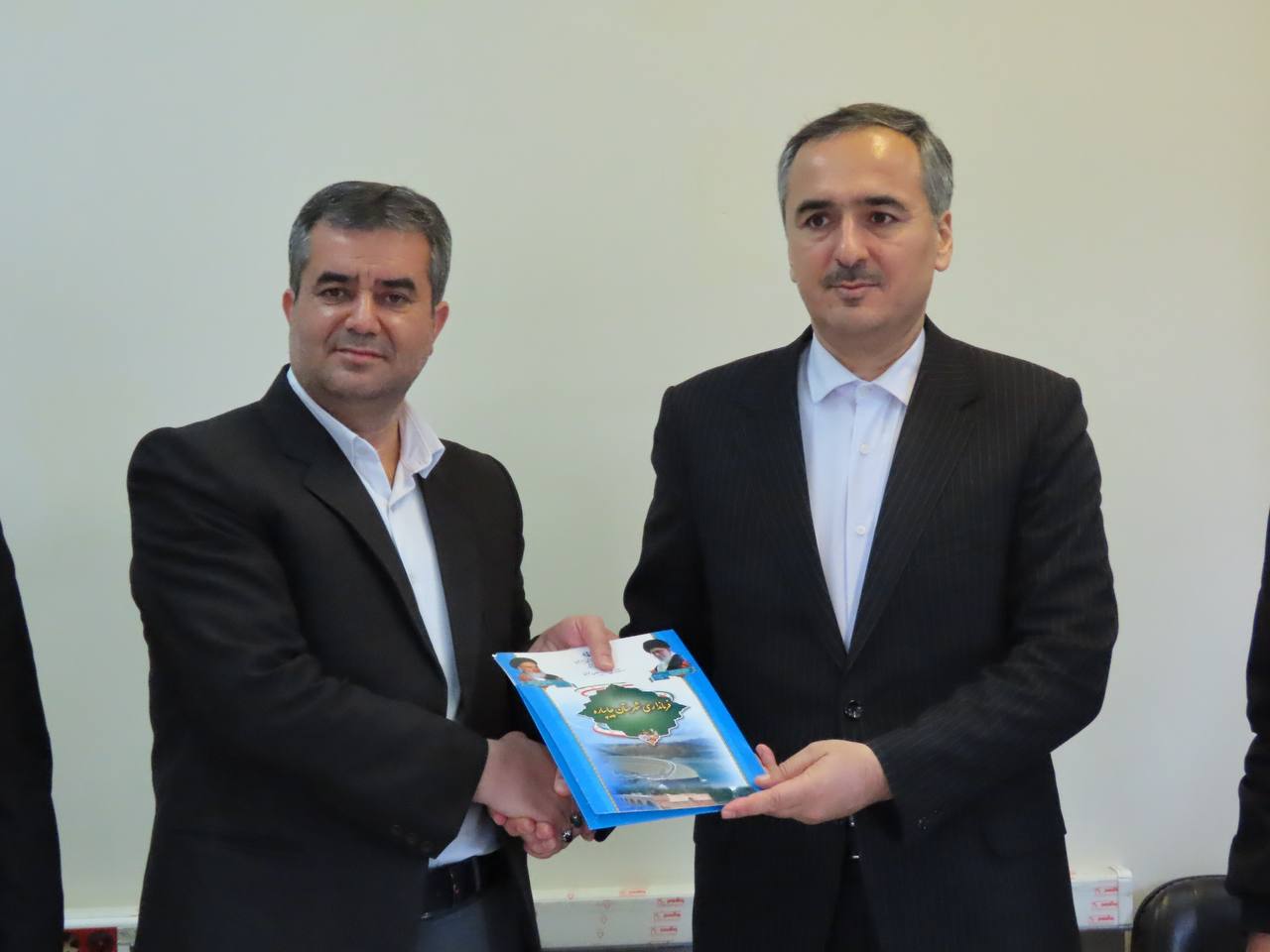 بازدید سرزده سعید شکورزاده فرماندار چایپاره از اداره تأمین اجتماعی