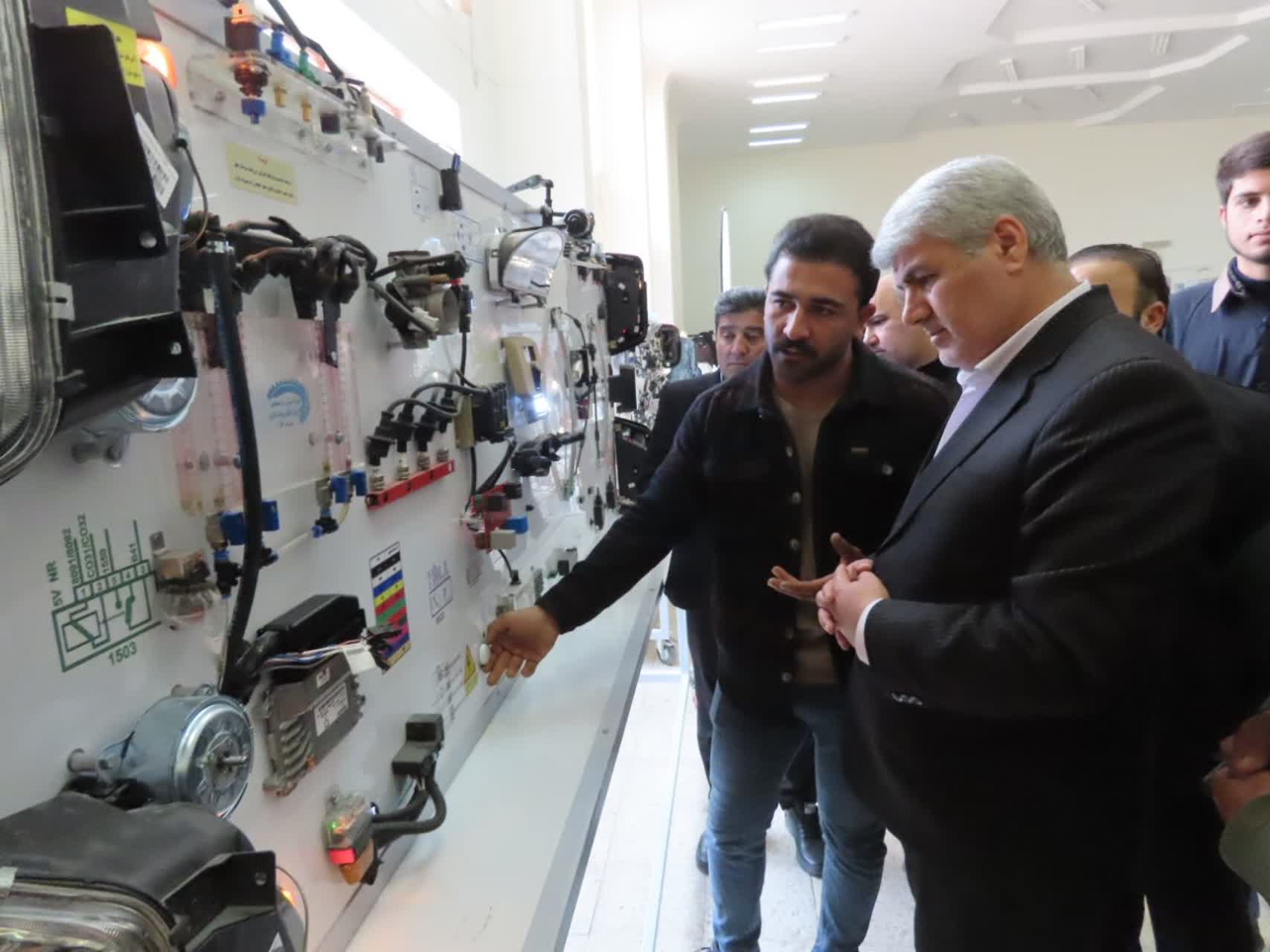 افتتاح نمایشگاه دست‌سازه‌های هنرجویان فنی و حرفه‌ای و کاردانش شهرستان چایپاره