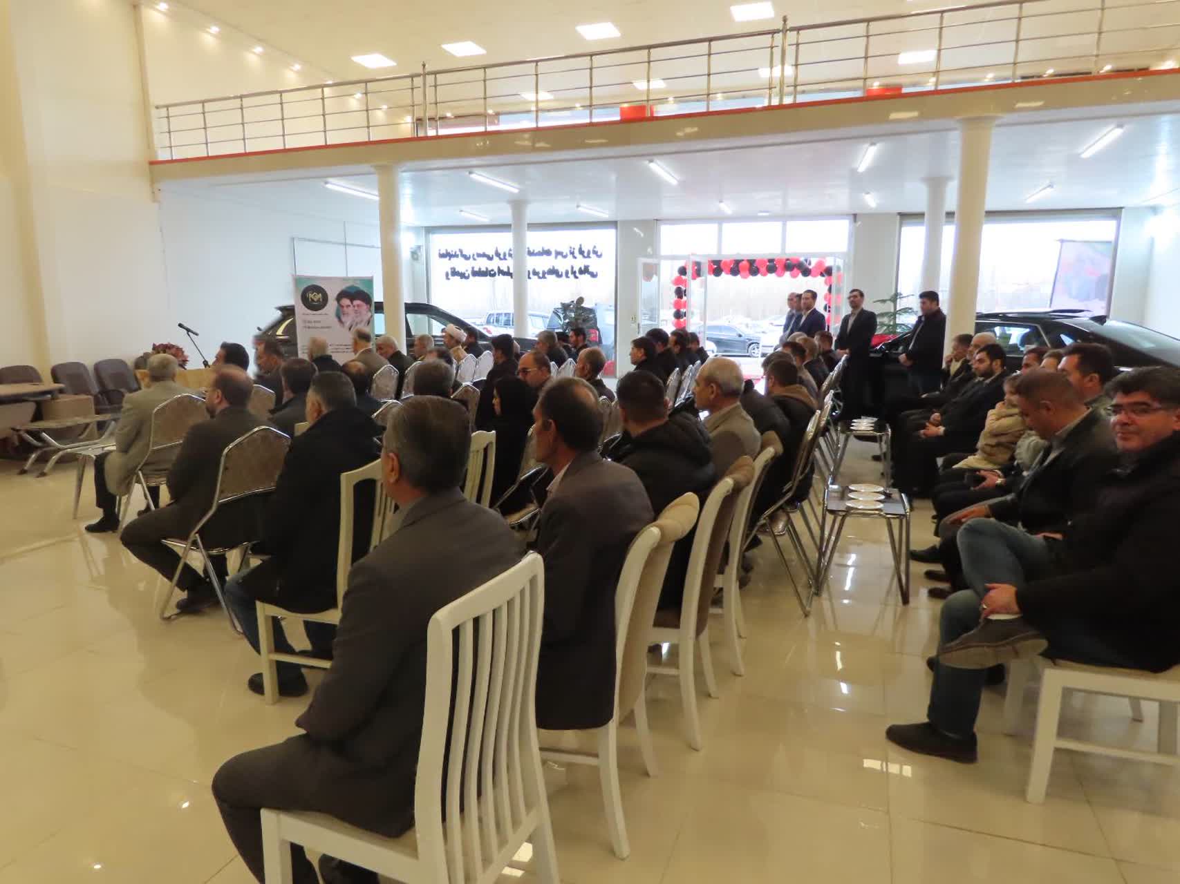 آیین افتتاح نمایشگاه اتومبیل «عطا کرال» در چایپاره با عرضه خودروهای منطقه آزاد ماکو