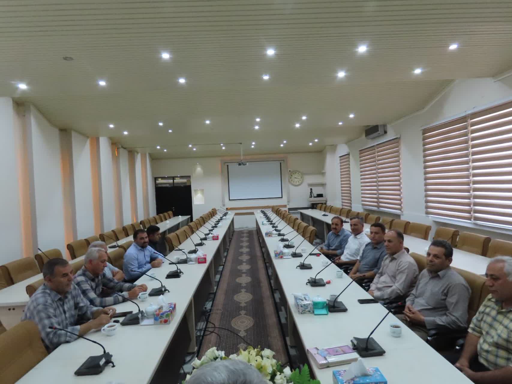 دیدار جمعی از پیشکسوتان هیأت فوتبال شهرستان با سرپرست فرمانداری چایپاره جهت تبریک انتصاب ایشان