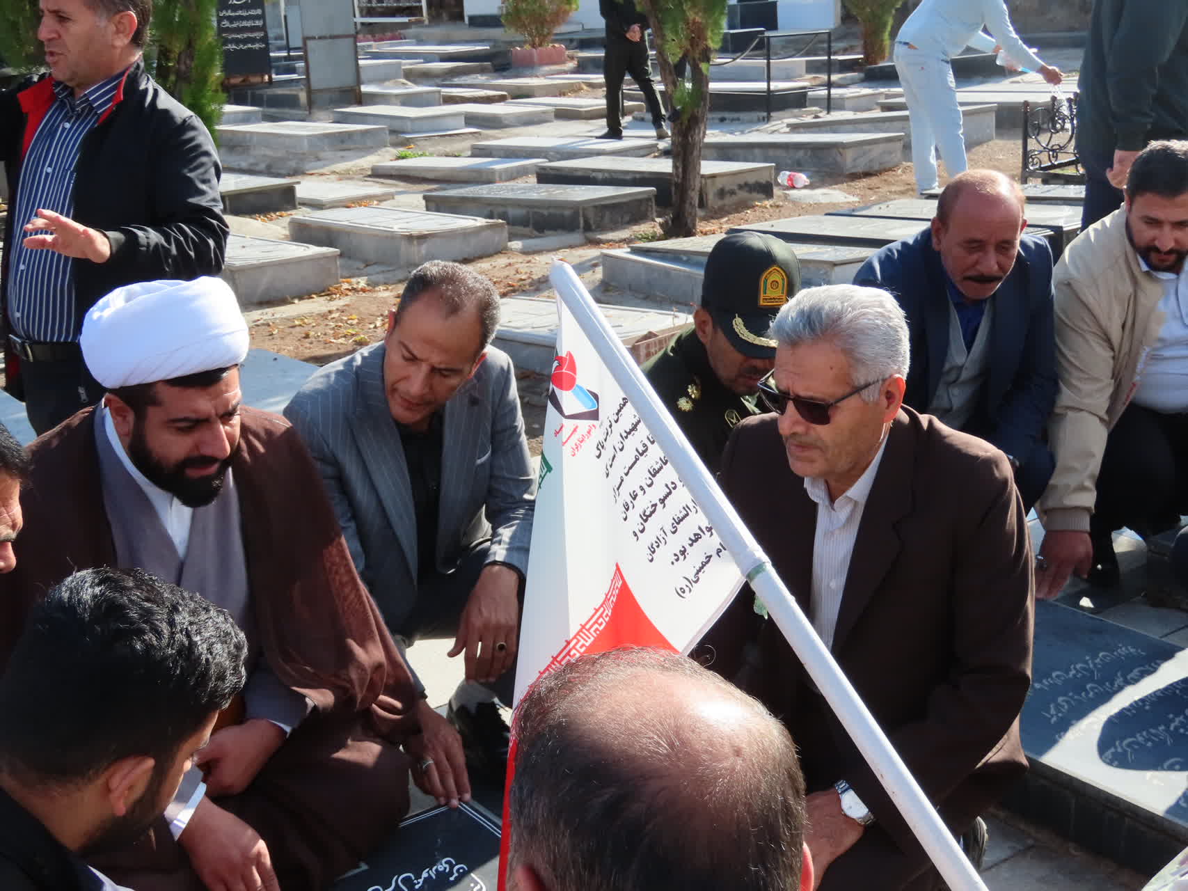 آیین غبار روبی و عطرفشانی مزار مطهر شهداء