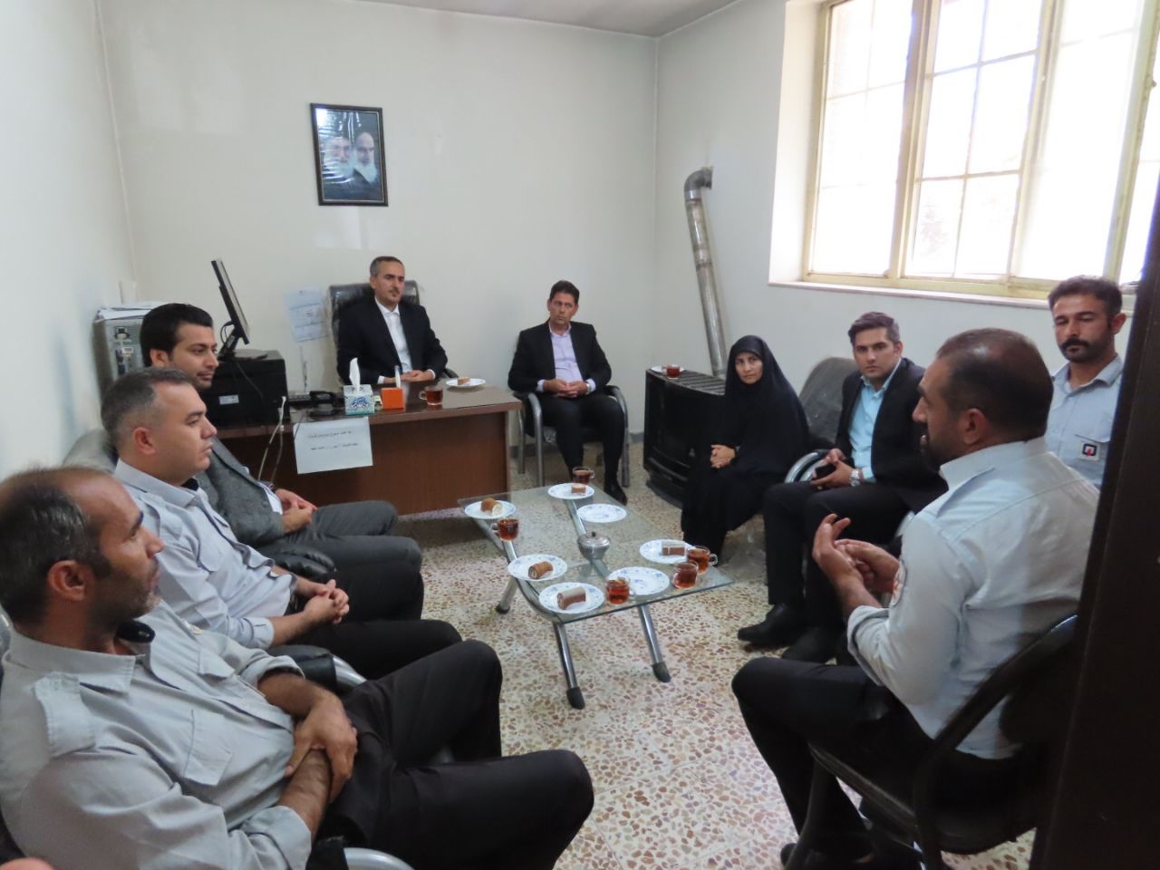 به مناسبت روز آتش نشانی و ایمنی از زحمات و تلاش های آتش نشانان شهرداری قره ضیاءالدین تقدیر شد