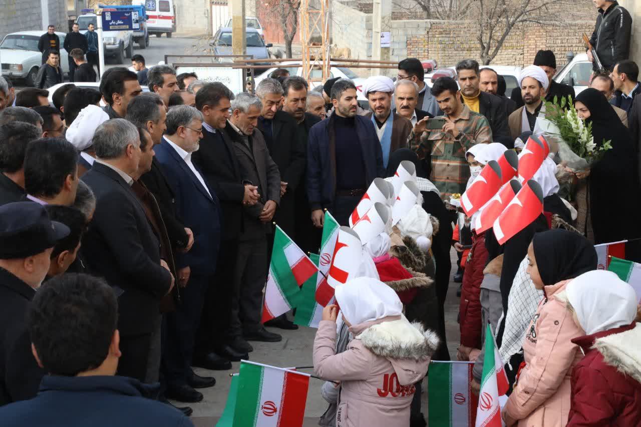 حضور محمدصادق معتمدیان استاندار آذربایجانغربی در جمع مردم روستای چورس