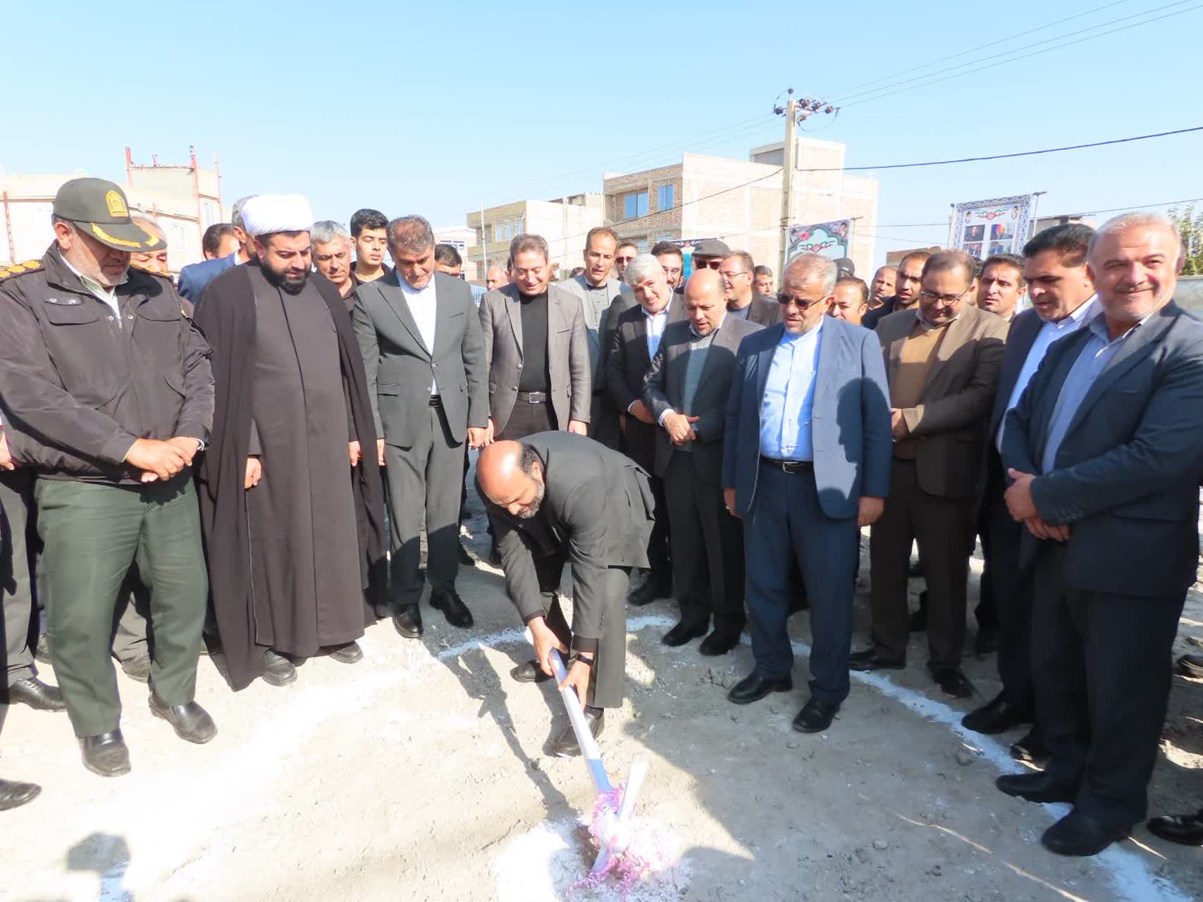 برگزاری مراسم کلنگ زنی دبستان 12 کلاسه خیرساز شهید رستاد