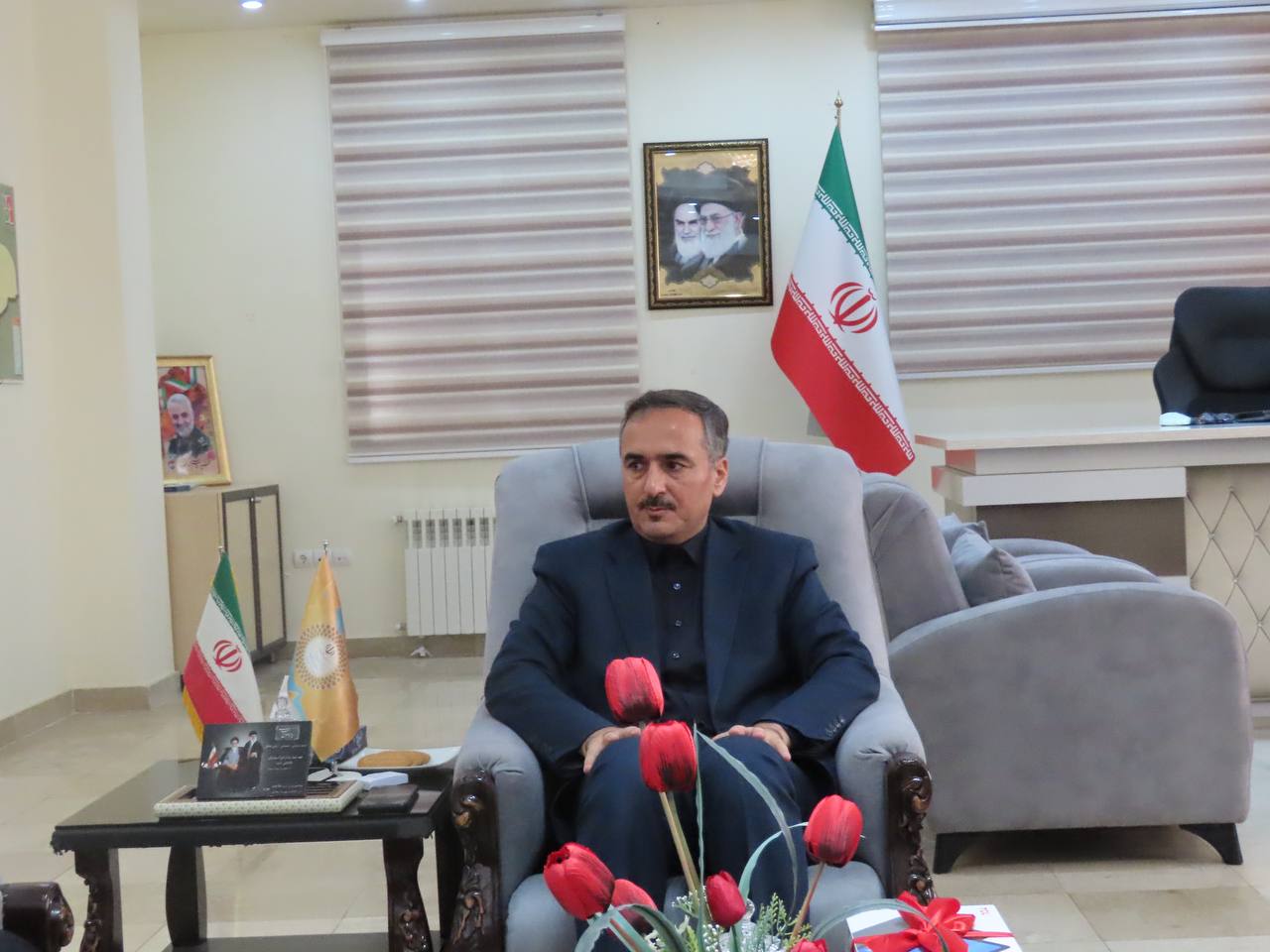 دیدار فرماندار با دانش آموزان توانخواه