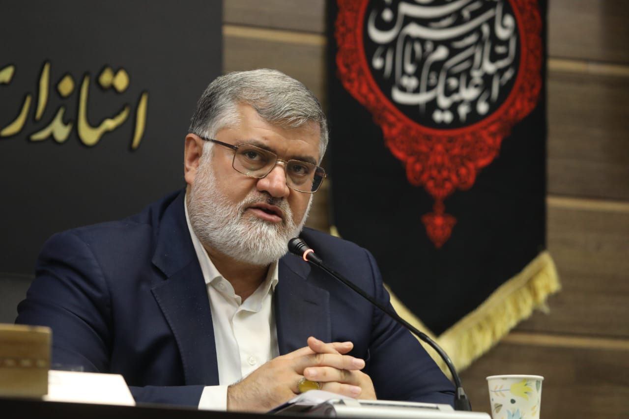 نشست محمدصادق معتمدیان استاندار آذربایجانغربی غربی با مدیران سازمانهای مردم نهاد فعال استان