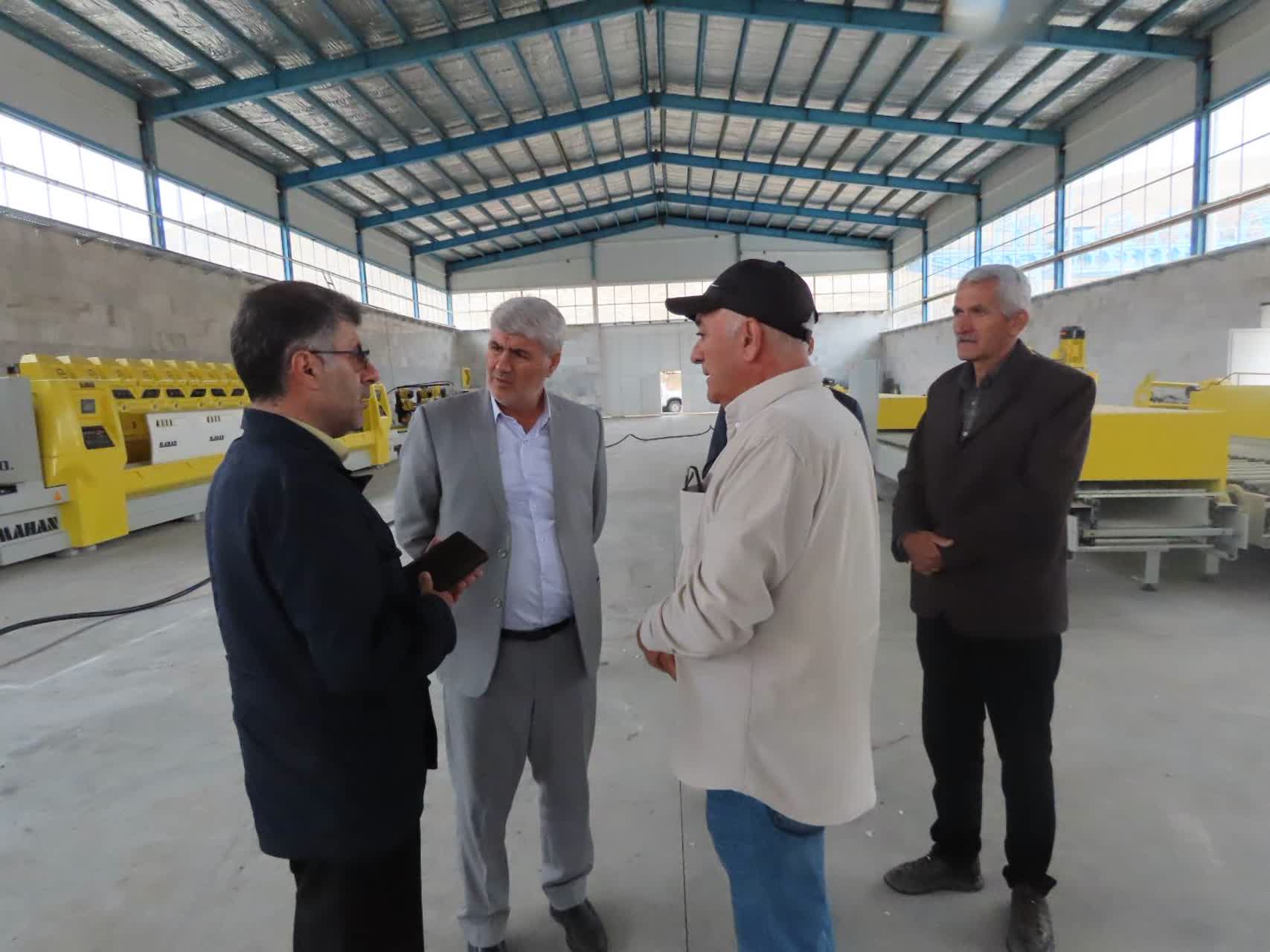 بازدید فرماندار چایپاره از شرکت معدنی کوه کمر چایپاره