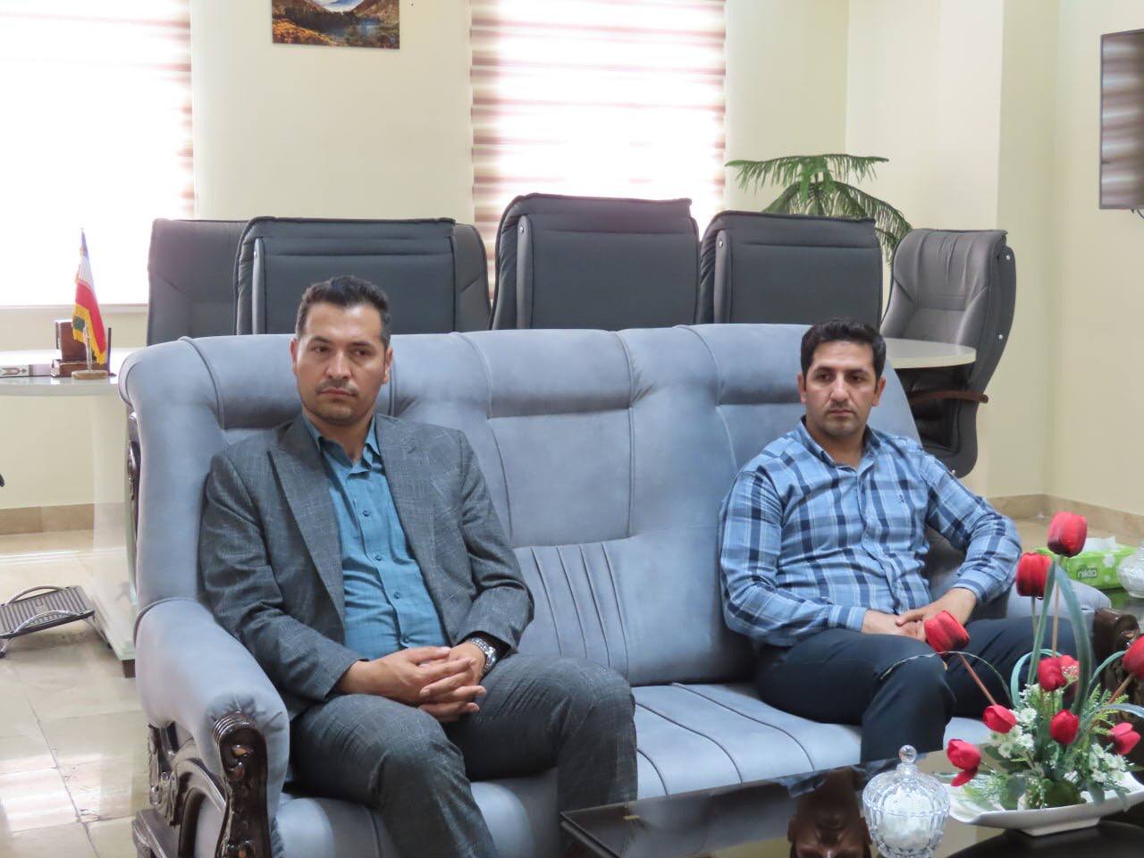 دیدار مدیر و کارکنان بنیاد مسکن انقلاب اسلامی شهرستان با فرماندار چایپاره
