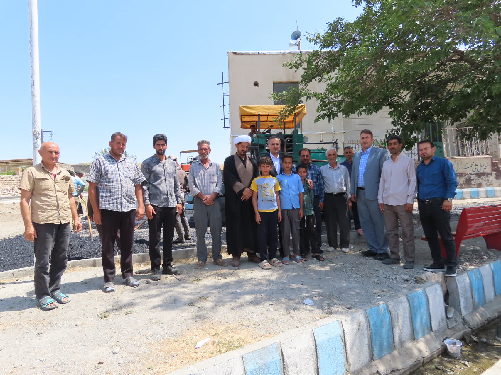 طرح عمرانی بهسازی و آسفالت معابر روستای قره کهریز آماده افتتاح شد