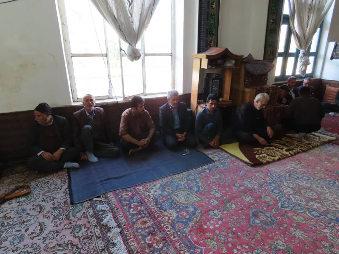 فرماندار شهرستان چایپاره از روستای آجای بازدید و با مردم شریف آن روستا دیدار نمود