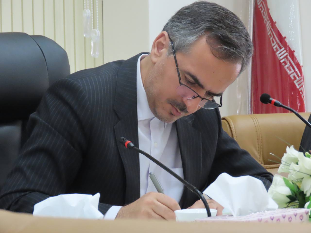 میز ارتباطات مردمی و دیدار فرماندار شهرستان چایپاره با تعدادی از مددجویان اداره بهزیستی