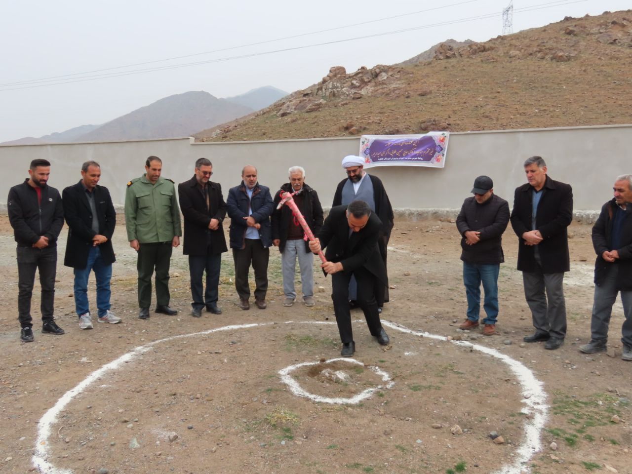 آیین کلنگ زنی مدرسه خیرساز 6 کلاسه