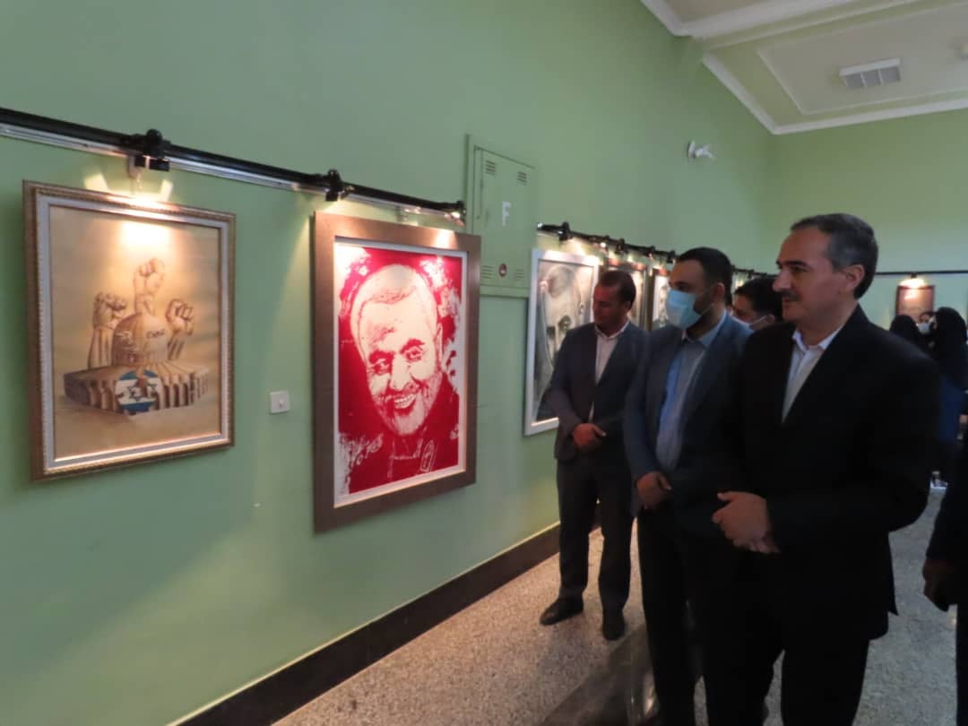 بازدید فرماندار شهرستان چایپاره از نمایشگاه دستاورد های فرهنگی