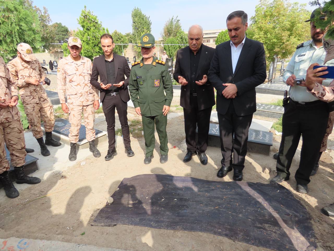 حضور فرماندار شهرستان در مراسم ترحیم سرباز متوفای ناحیه مقاومت بسیج