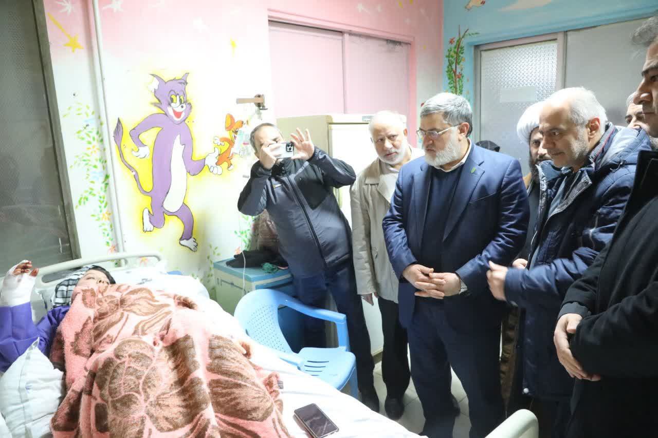 عیادت استاندار آذربایجانغربی از مصدومان زلزله شهرستان خوی