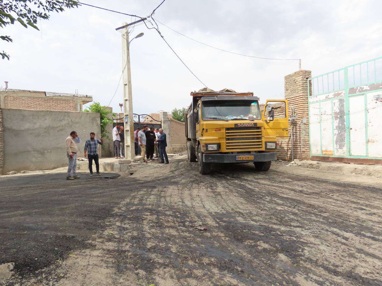 بازدید فرماندار از روند آسفالتریزی معابر سطح روستای کسیان