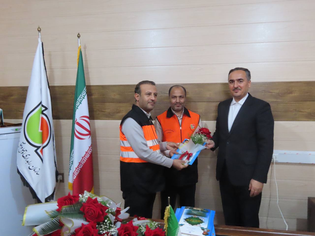 تجلیل فرماندار از راهداران شهرستان چایپاره