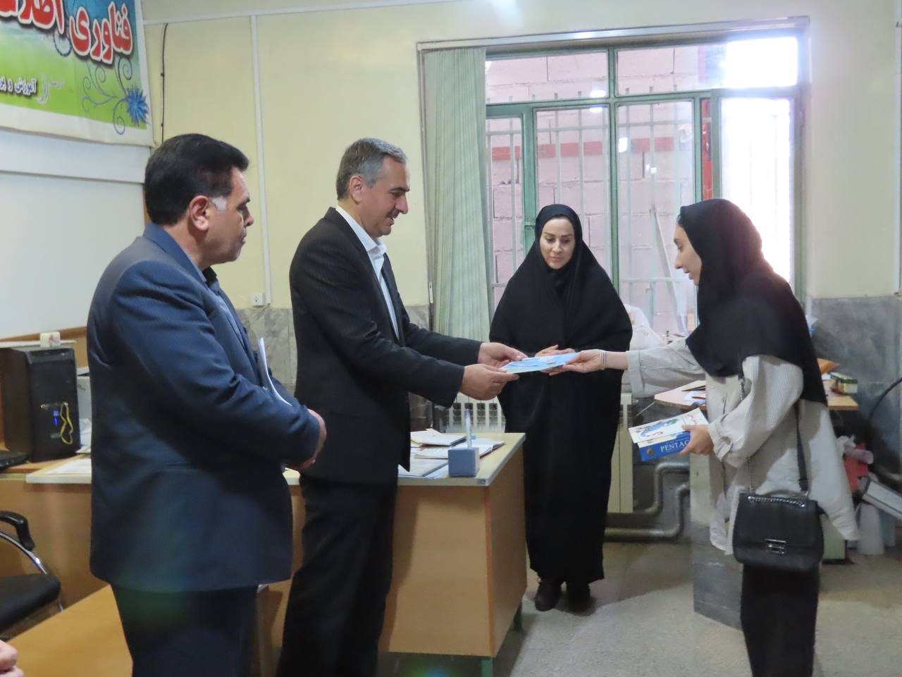 بازدید فرماندار چایپاره از مدیریت آموزش و پرورش