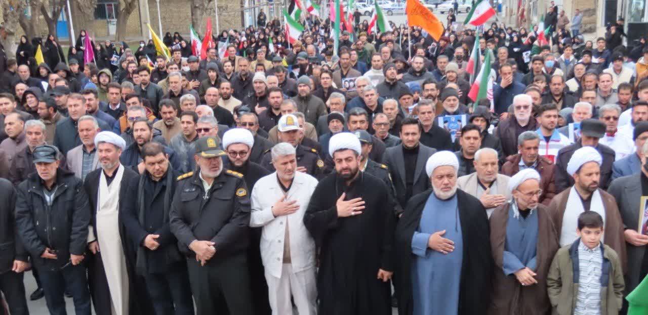 طنین انداز شدن شعار "لبیک یا خامنه‌ای" در چایپاره