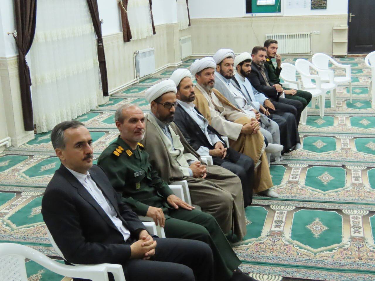 برگزاری نشست مشترک علما ، بزرگان و متنفذین اهل تشیع و تسنن شهرستان چایپاره