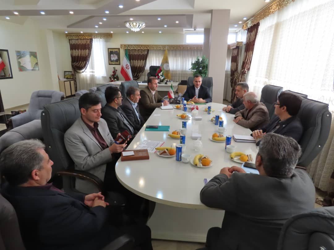 نشست صمیمی مدیر کل کمیته امداد امام خمینی ره استان آذربایجان غربی و مدیر عامل موسسه خیریه عترت بوتراب با فرماندار شهرستان چایپاره