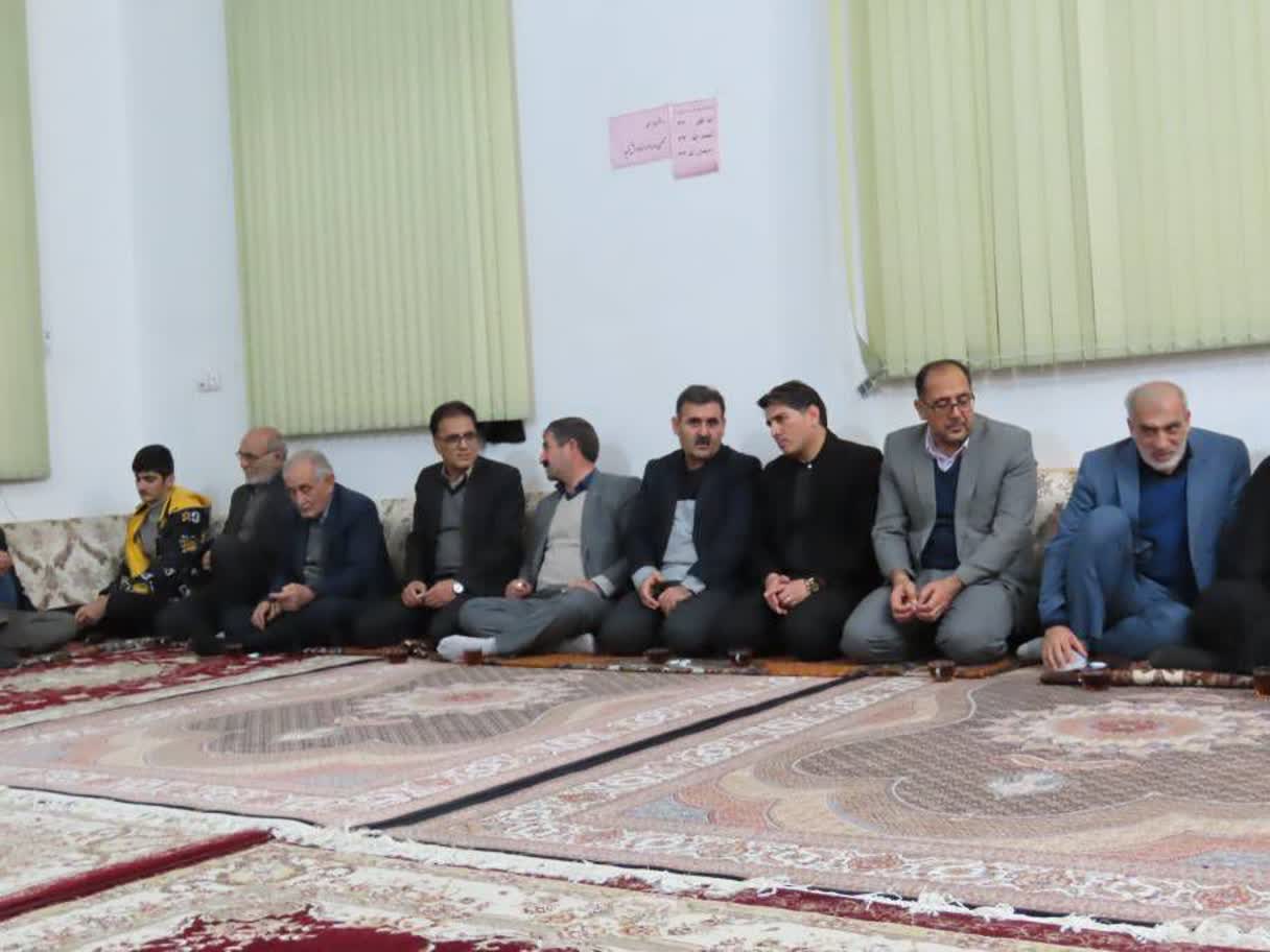 حضور فرماندار چایپاره در مراسم ایام فاطمیه در روستای خانقاه چورس
