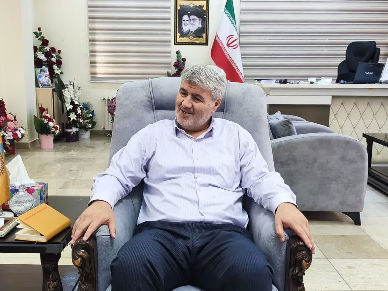 دیدار آقای محمدی از فعالین حوزه صنعت فرش شهرستان با سرپرست فرمانداری چایپاره جهت تبریک انتصاب ایشان