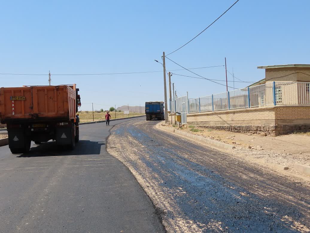 طرح عمرانی بهسازی و آسفالت معابر روستای تاج خاتون آماده افتتاح شد