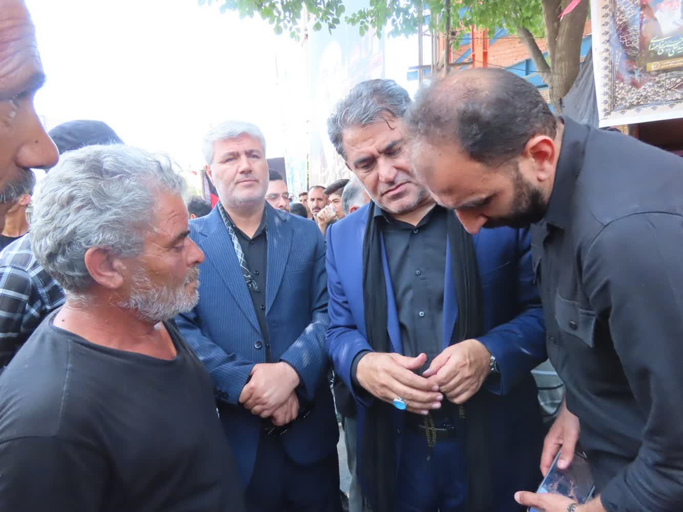 حضور فرماندار چایپاره در جمع عزاداران حسینی و بازدید از مواکب خدمت‌رسان