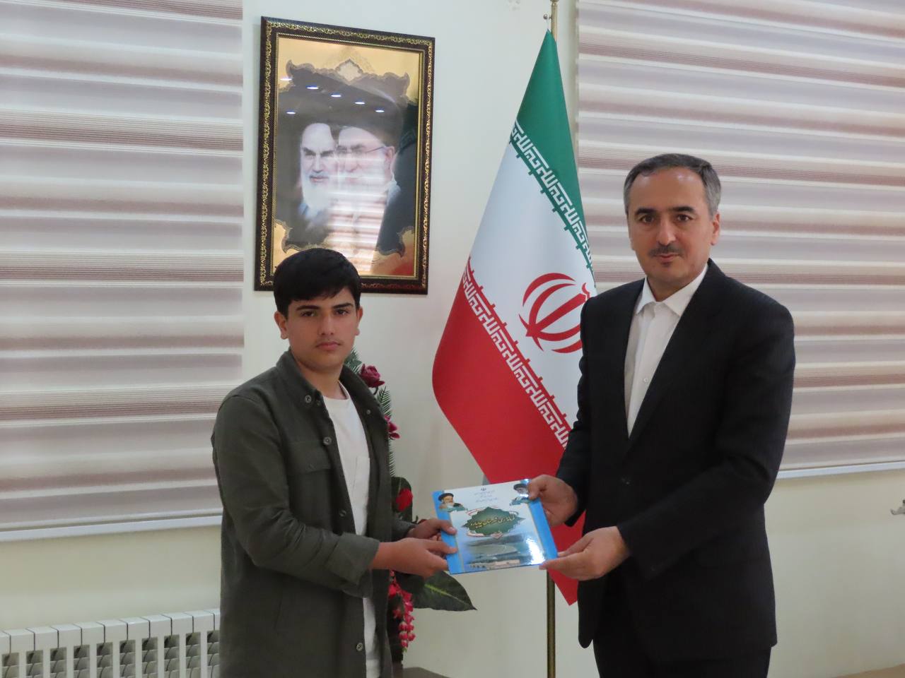 مراسم تجلیل از فرزندان محترم همکاران فرمانداری