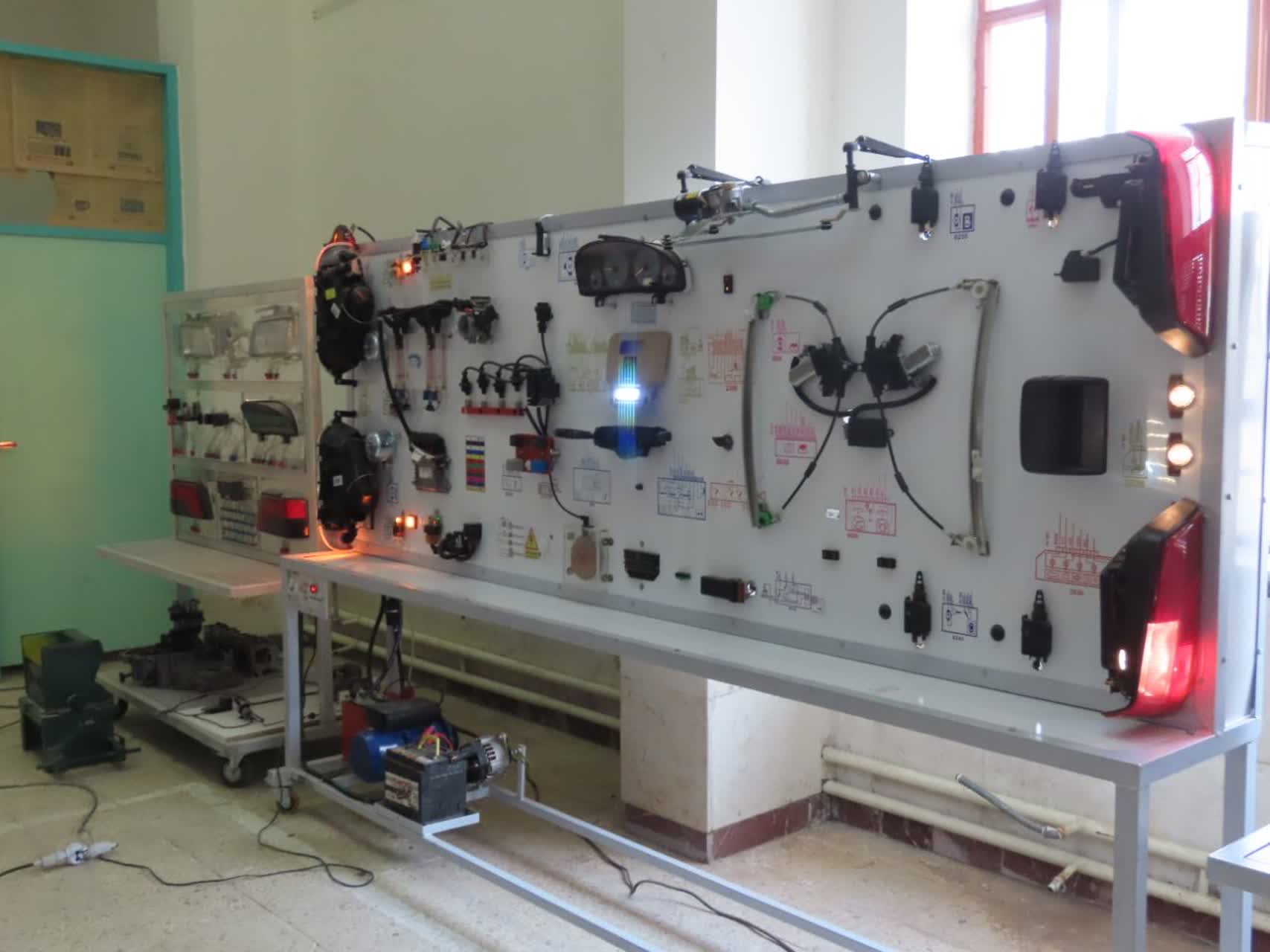 افتتاح نمایشگاه دست‌سازه‌های هنرجویان فنی و حرفه‌ای و کاردانش شهرستان چایپاره