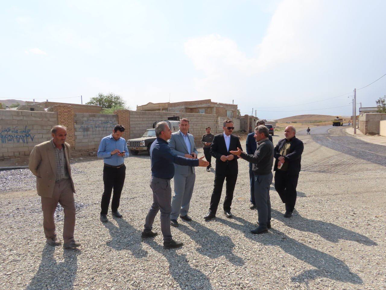 بازدید فرماندار از اجرای طرح هادی روستای کامل آباد