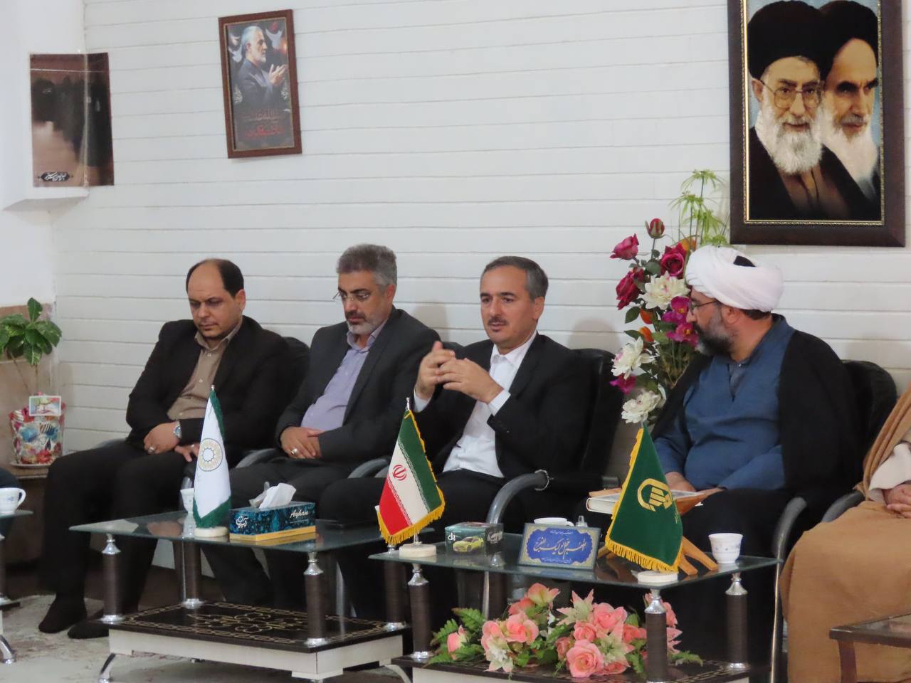 دیدار فرماندار و اعضای شورای اداری با امام جمعه شهرستان