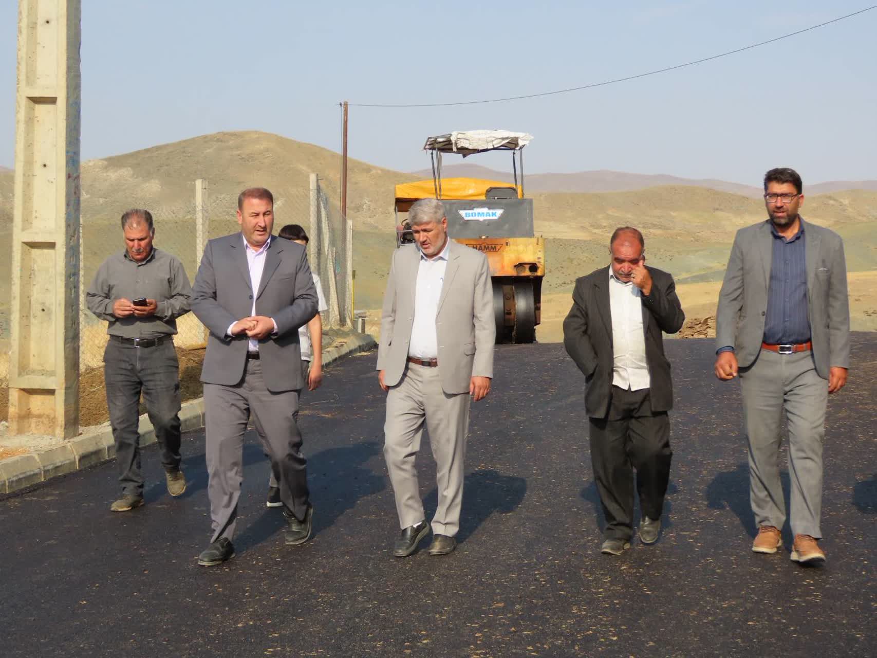 طرح عمرانی بهسازی و آسفالت معابر روستای آغمزار آماده افتتاح شد