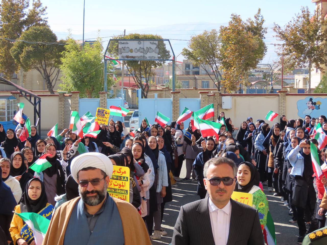 نواخته شدن زنگ استکبار ستیزی در مدارس شهرستان چایپاره